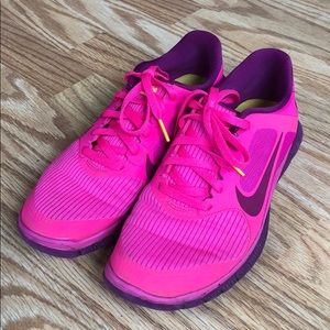 Nike 4.0 V3 Livestrong Women’s Athletic Shoes